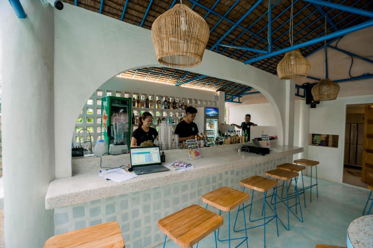 Mad Monkey Panglao Exterior foto