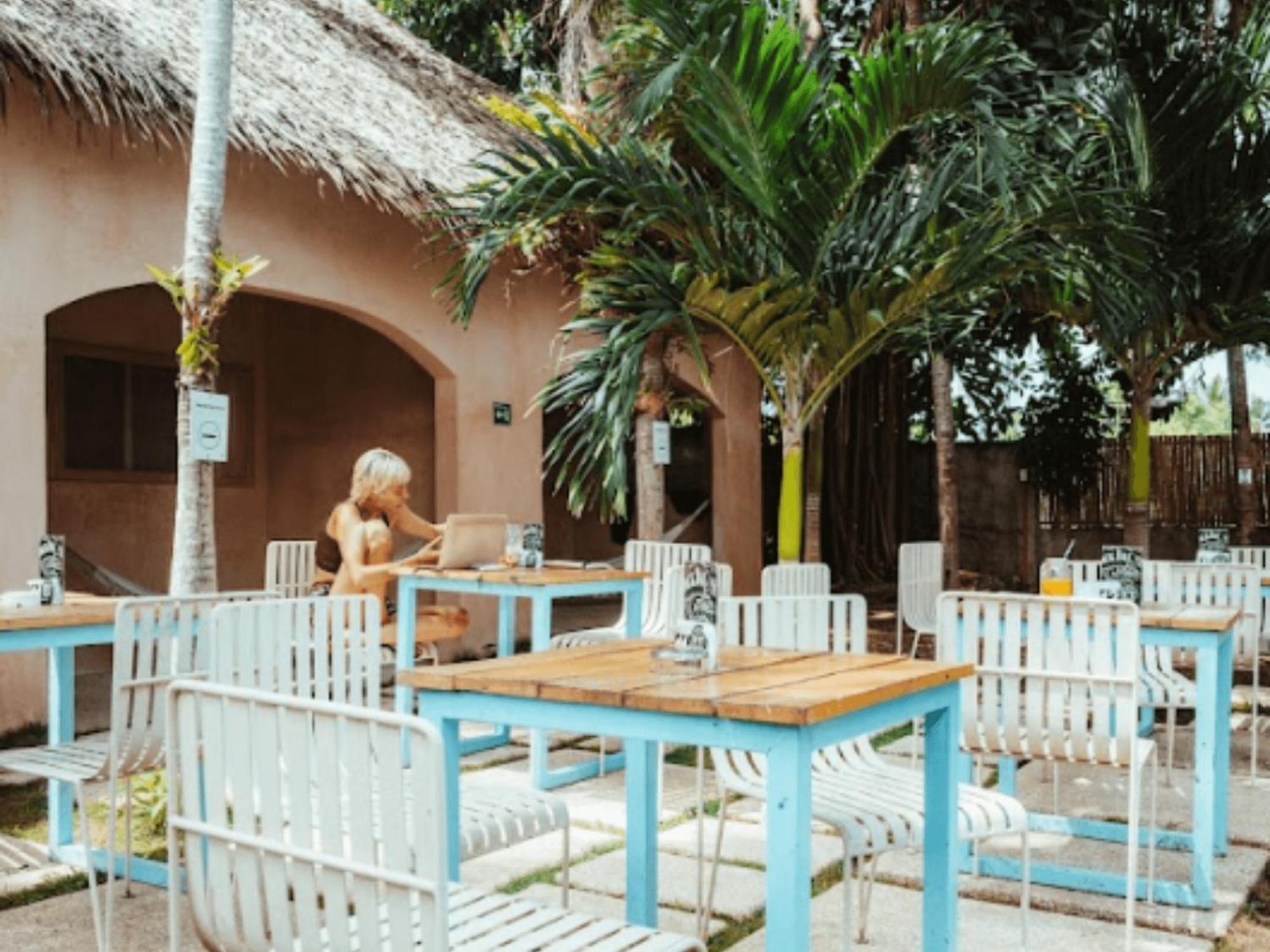 Mad Monkey Panglao Exterior foto